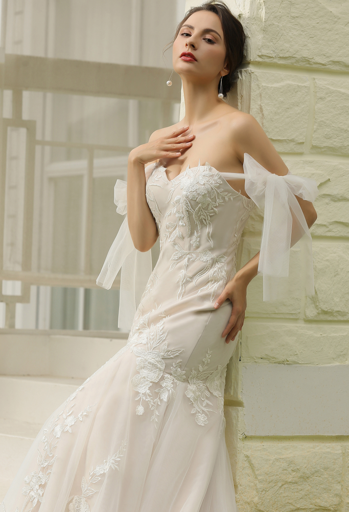 
                      
                        Floral Lace Mermaid Bridal Gown With Detachable Tulle Straps
                      
                    