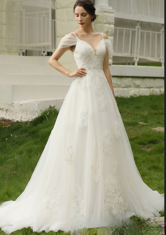 Romantic Glittery Lace Bridal Gown With Detachable Straps