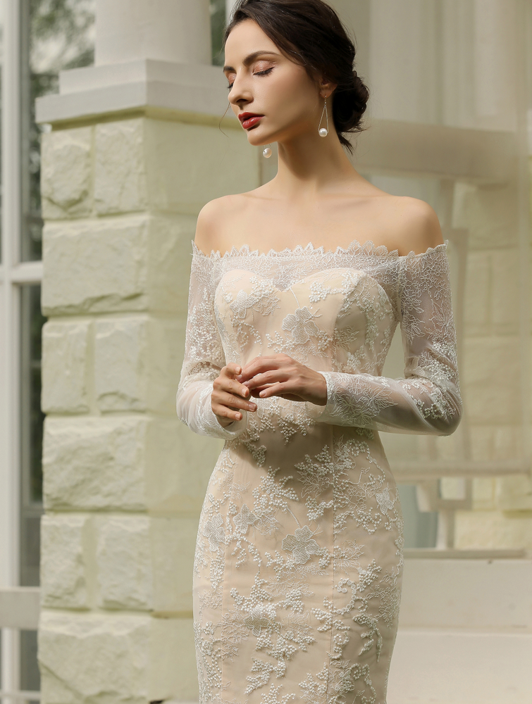 
                      
                        Off-the-Shoulder Sheath Wedding Dress with Luxury Illusion Lace
                      
                    