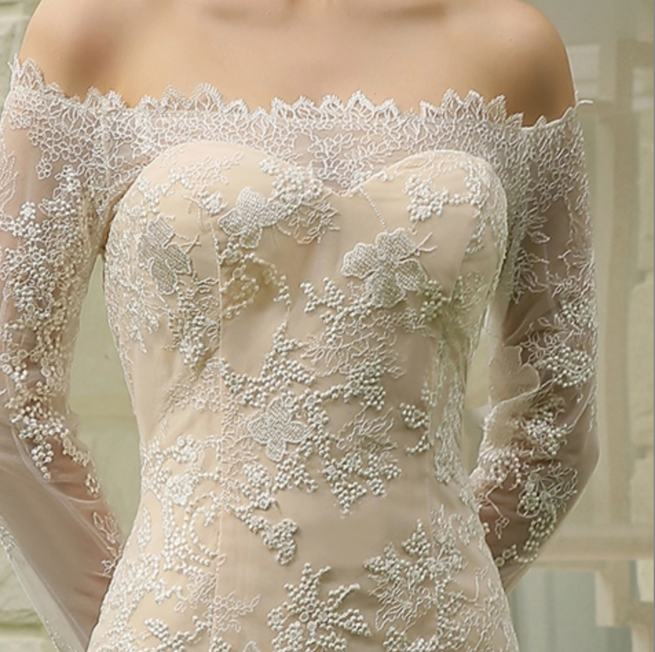 
                      
                        Off-the-Shoulder Sheath Wedding Dress with Luxury Illusion Lace
                      
                    