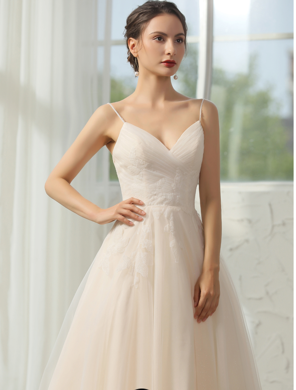 Elegant Lace Pleated A-Line Wedding Dress