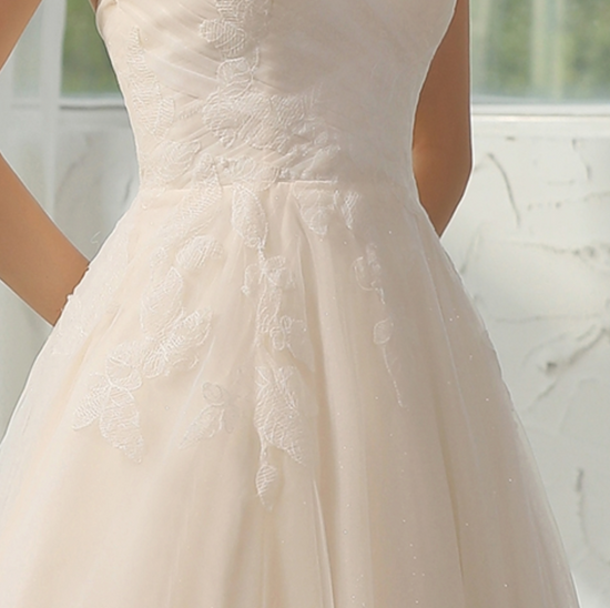 Elegant Lace Pleated A-Line Wedding Dress