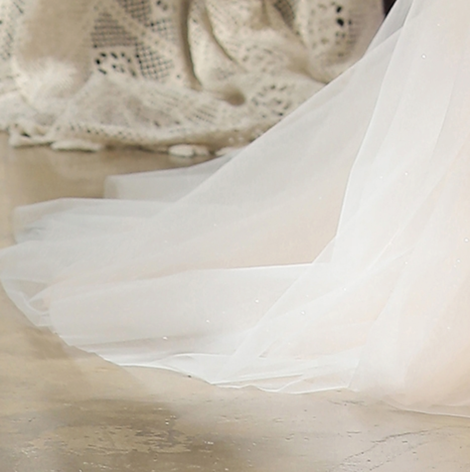
                      
                        Elegant Lace Pleated A-Line Wedding Dress
                      
                    