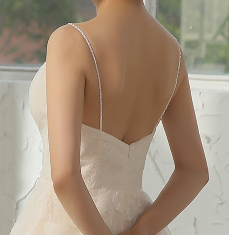 
                      
                        Elegant Lace Pleated A-Line Wedding Dress
                      
                    