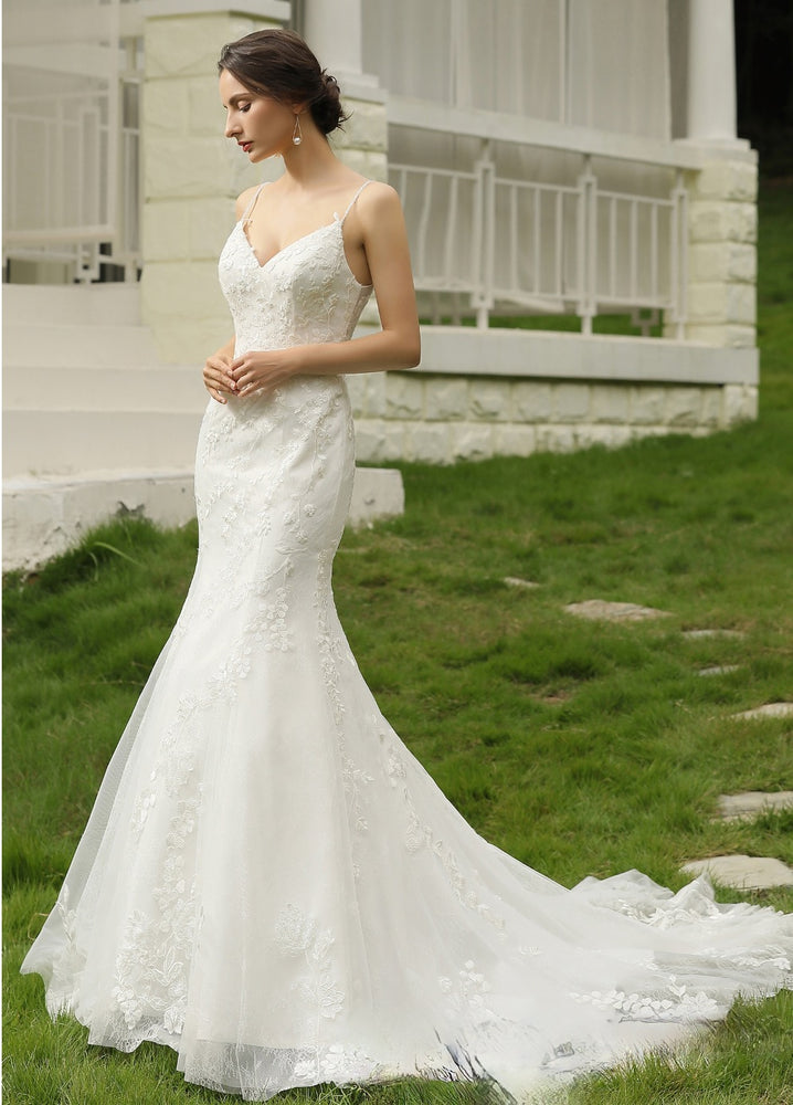 
                      
                        Spaghetti Beading Strap Fit To Flare Wedding Dress
                      
                    