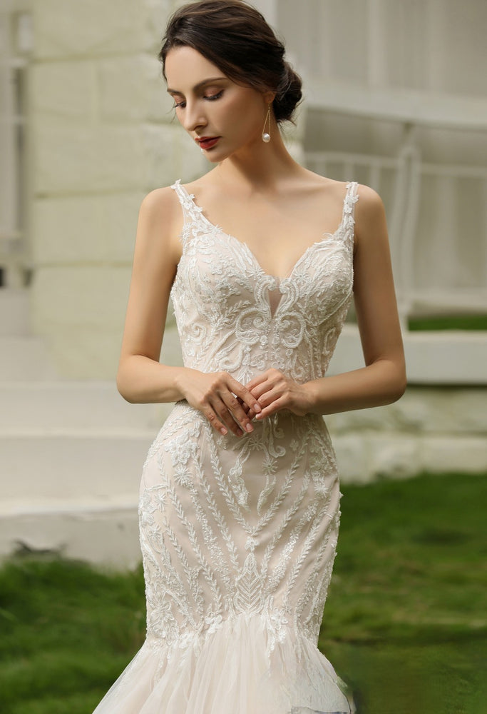 
                      
                        Elegant Beaded Lace Trumpet Tulle Bridal Gown
                      
                    