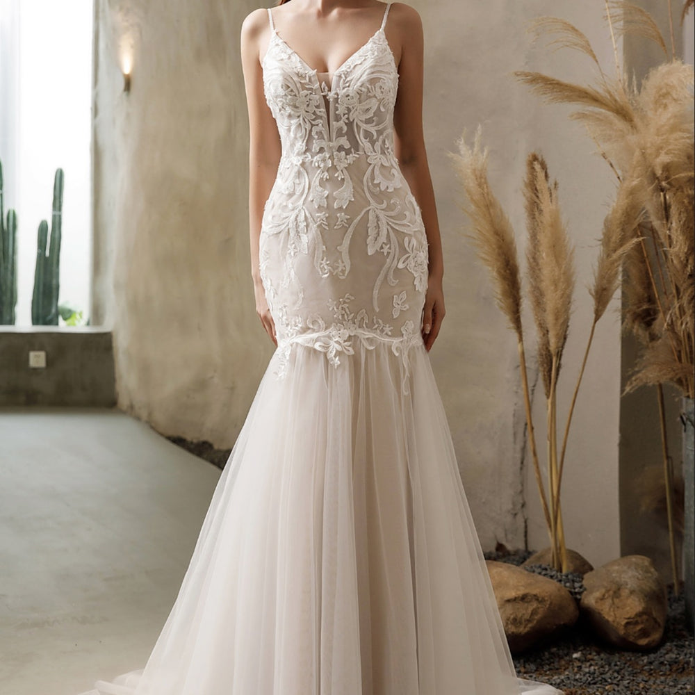 
                      
                        Elegant Mermaid Gown With Detachable Bell Sleeves
                      
                    