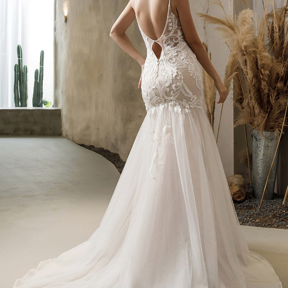 
                      
                        Elegant Mermaid Gown With Detachable Bell Sleeves
                      
                    