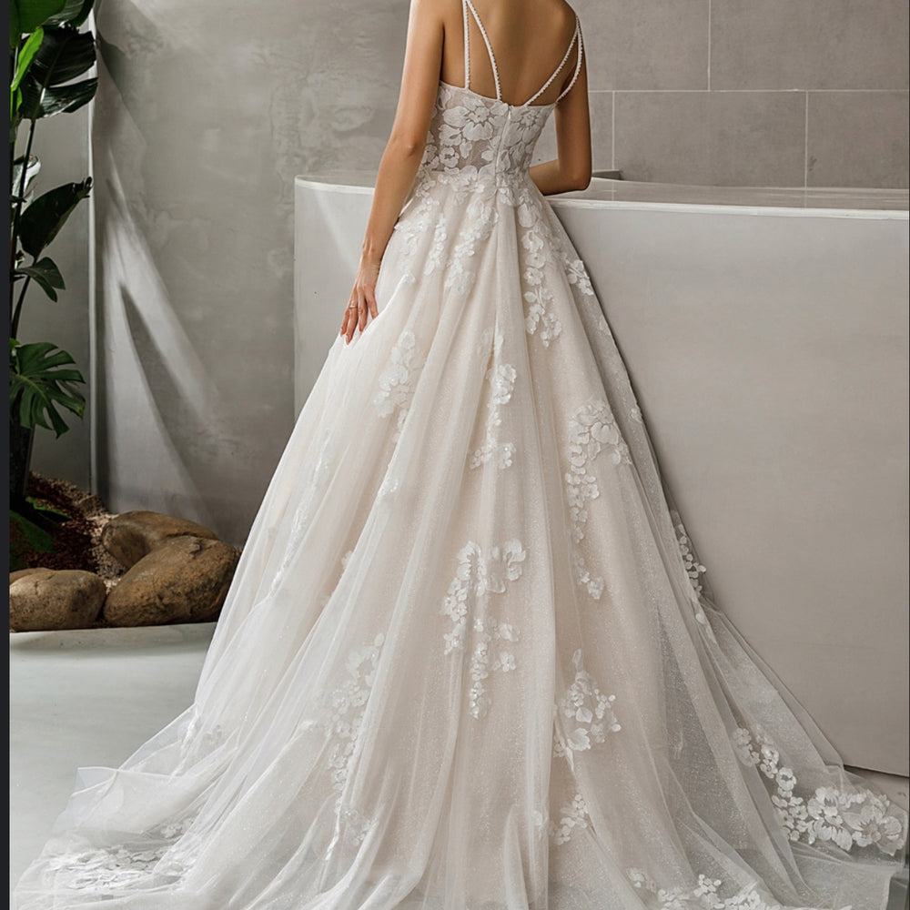 
                      
                        Plunging Sweetheart Floral Lace Glitter A-line Wedding Dress
                      
                    