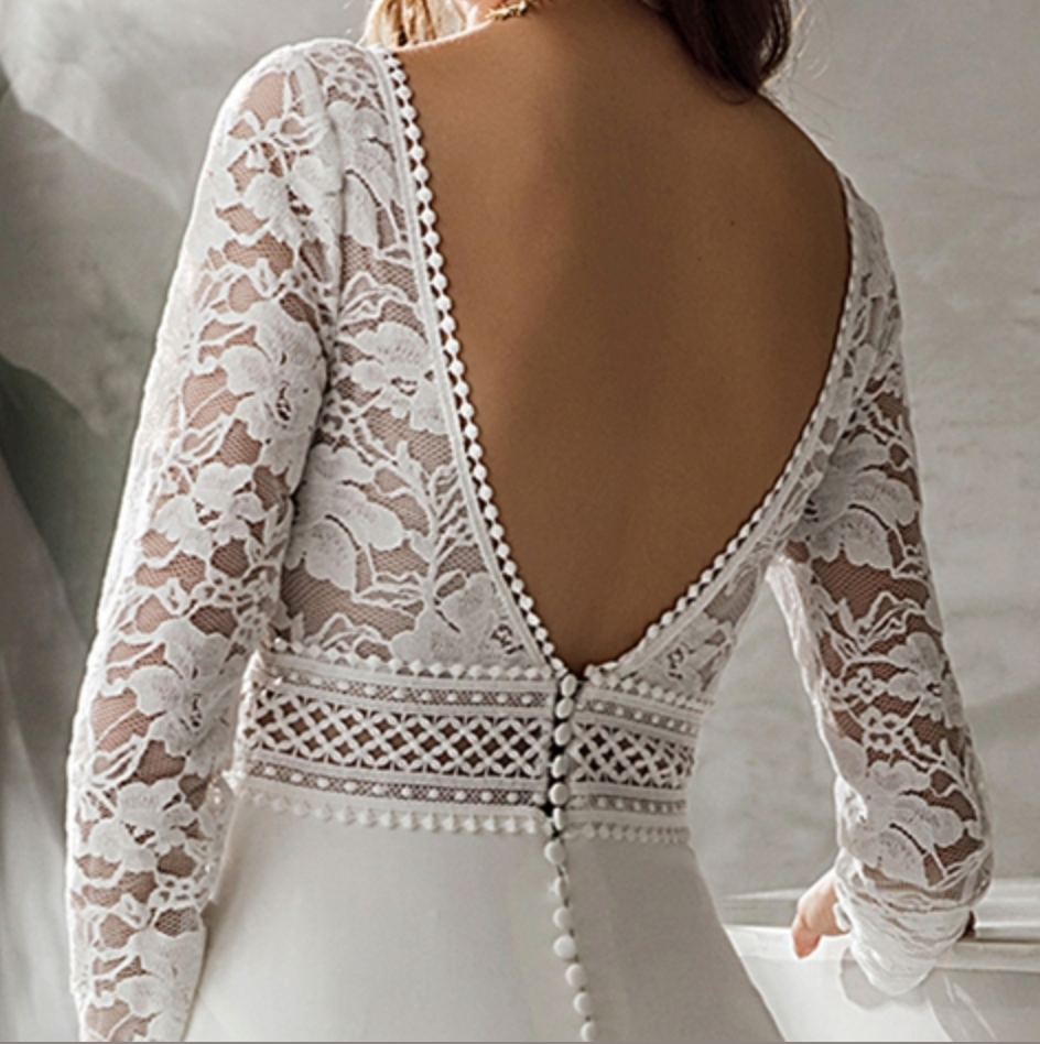 
                      
                        Long Sleeve Plunging V-Neck Crepe Wedding Dress
                      
                    
