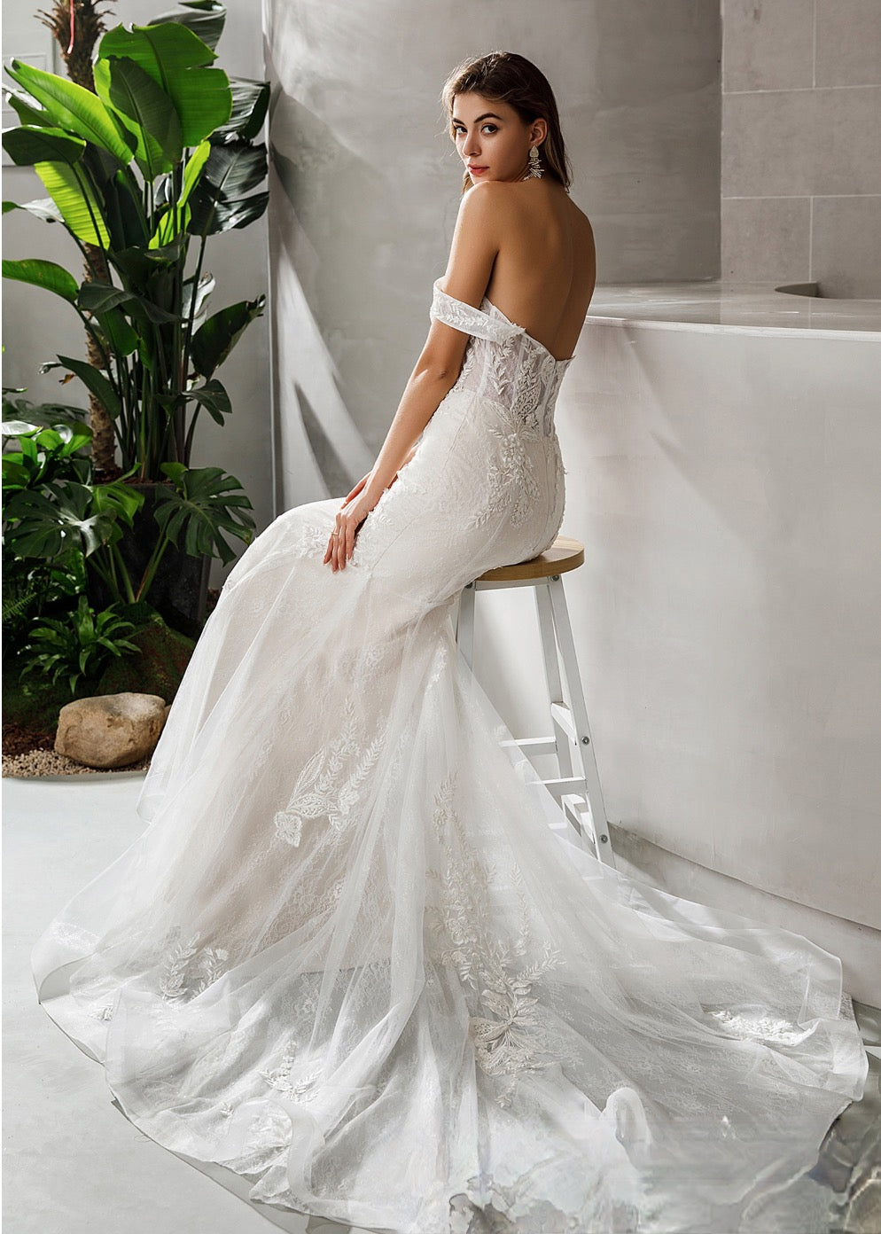 Romantic Sweetheart Neckline Bridal Gown With Illusion Bodice