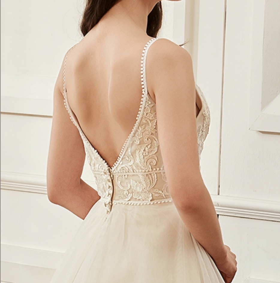 
                      
                        Champagne Romantic Spaghetti Straps A-Line Wedding Dress
                      
                    