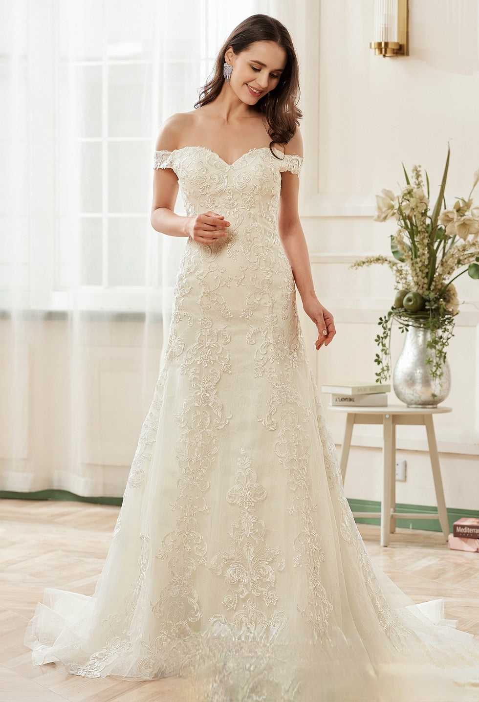 Sweetheart Neckline Chapel Train With Embroidery Lace Bridal Gown