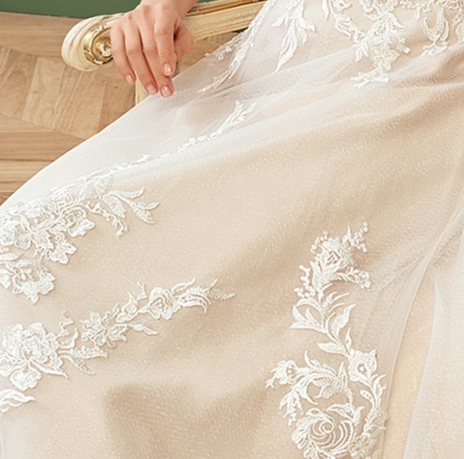 
                      
                        Gorgeous Blush V-Neck Flower Lace A-Line Wedding Dress
                      
                    