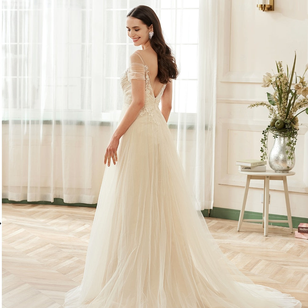 
                      
                        Romantic Off The Shoulder Illusion Pleated Bodice Tulle Bridal Gown
                      
                    