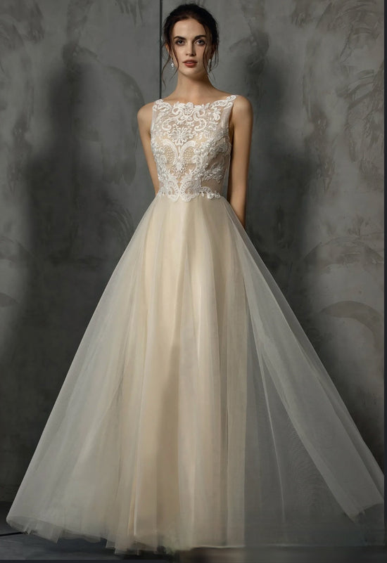 Load image into Gallery viewer, A-Line Bridal Gown With Delicate Applique
