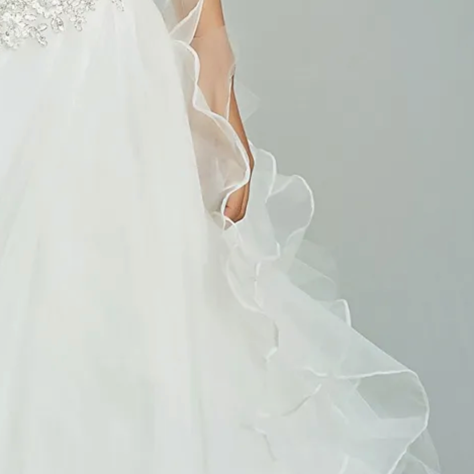 
                      
                        Strapless Pleating Wedding Dress With Ruffled Skirt
                      
                    