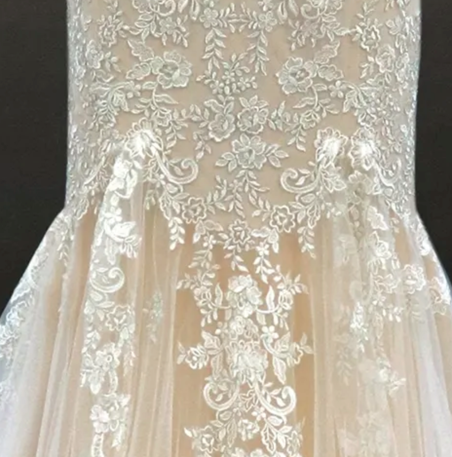 Feminine Floral Lace Fit and Flare Wedding Dress