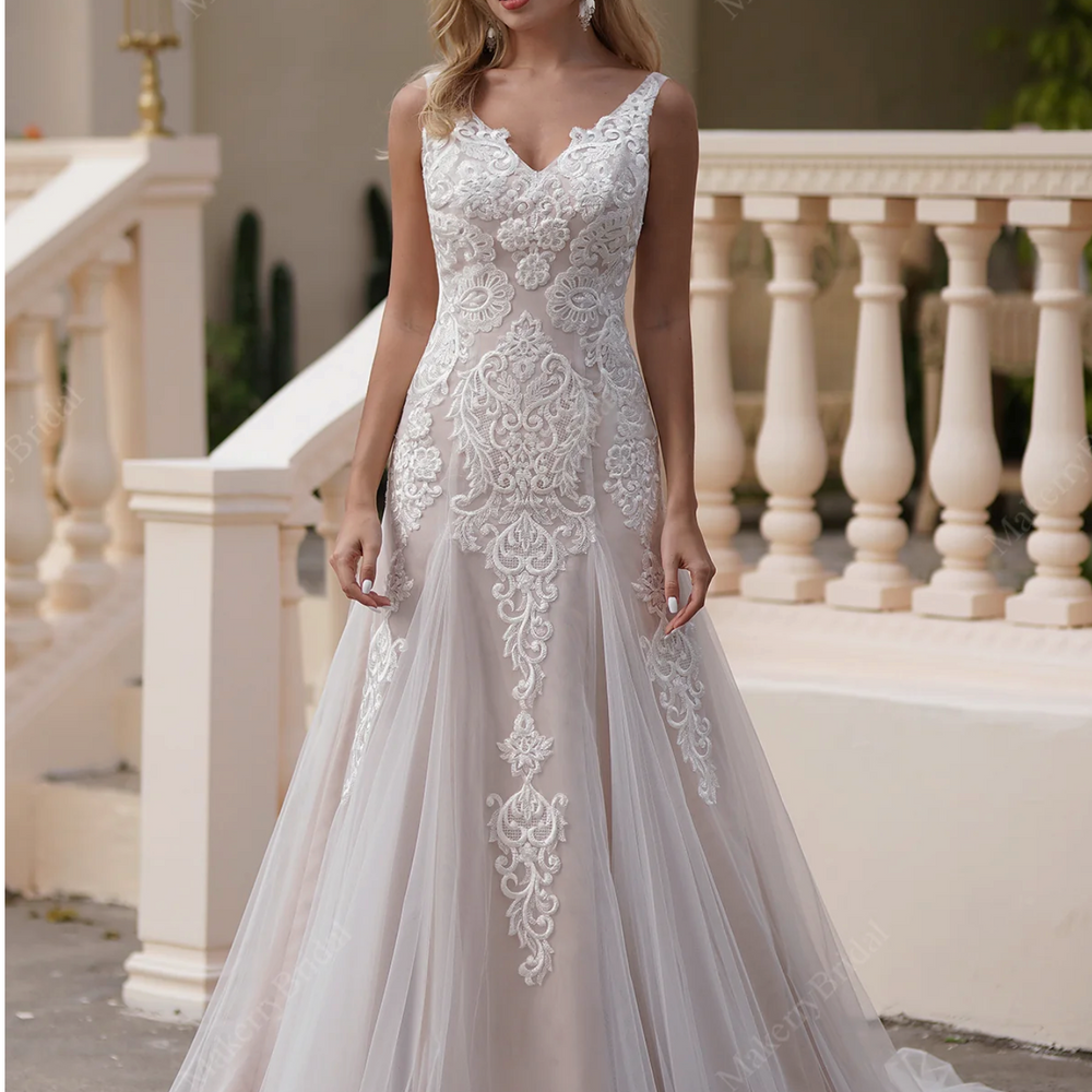 Scalloped Pink Lace V-Neck Godet Mermaid Bridal Gown