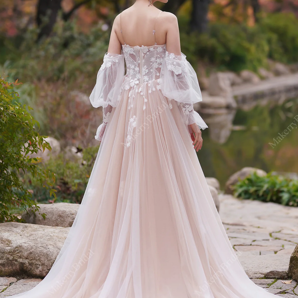 
                      
                        Elegant 3D Flower Appliques A-Line Wedding Dress
                      
                    