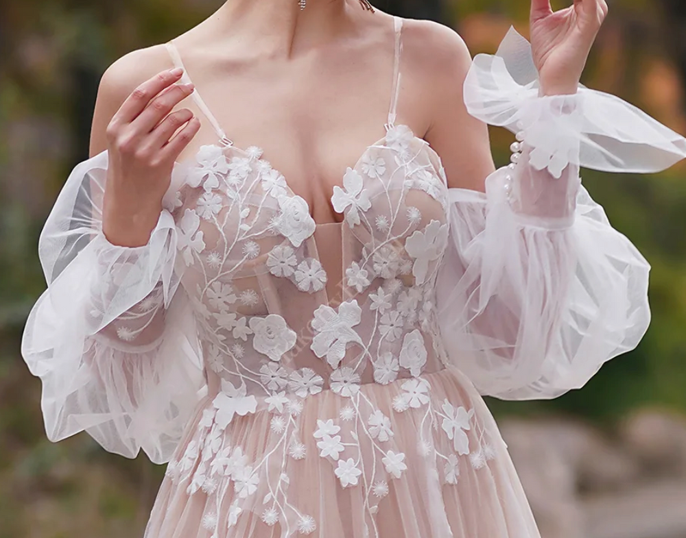 
                      
                        Elegant 3D Flower Appliques A-Line Wedding Dress
                      
                    