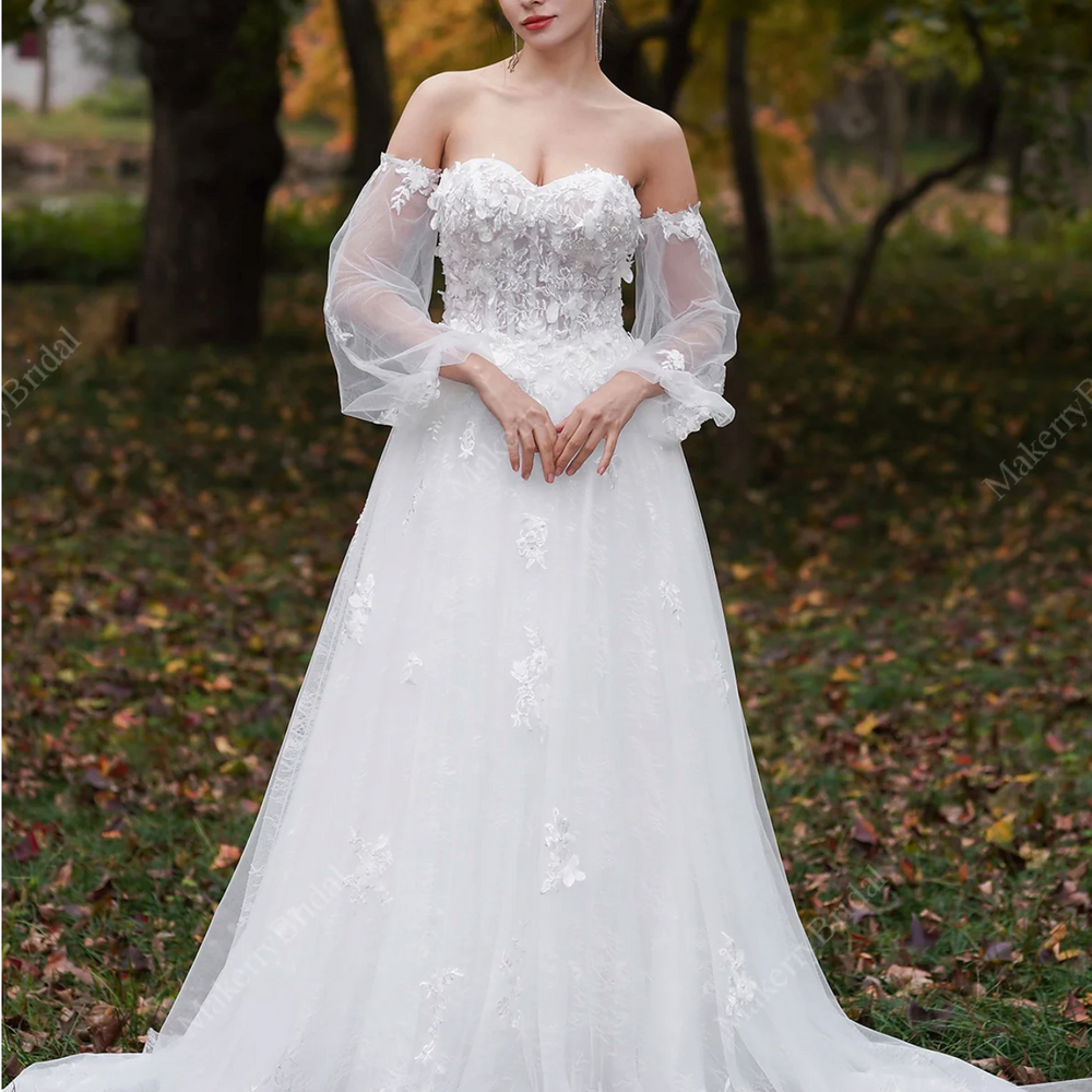 Three-Dimensional Floral Lace Appliques Beaded Wedding Gown
