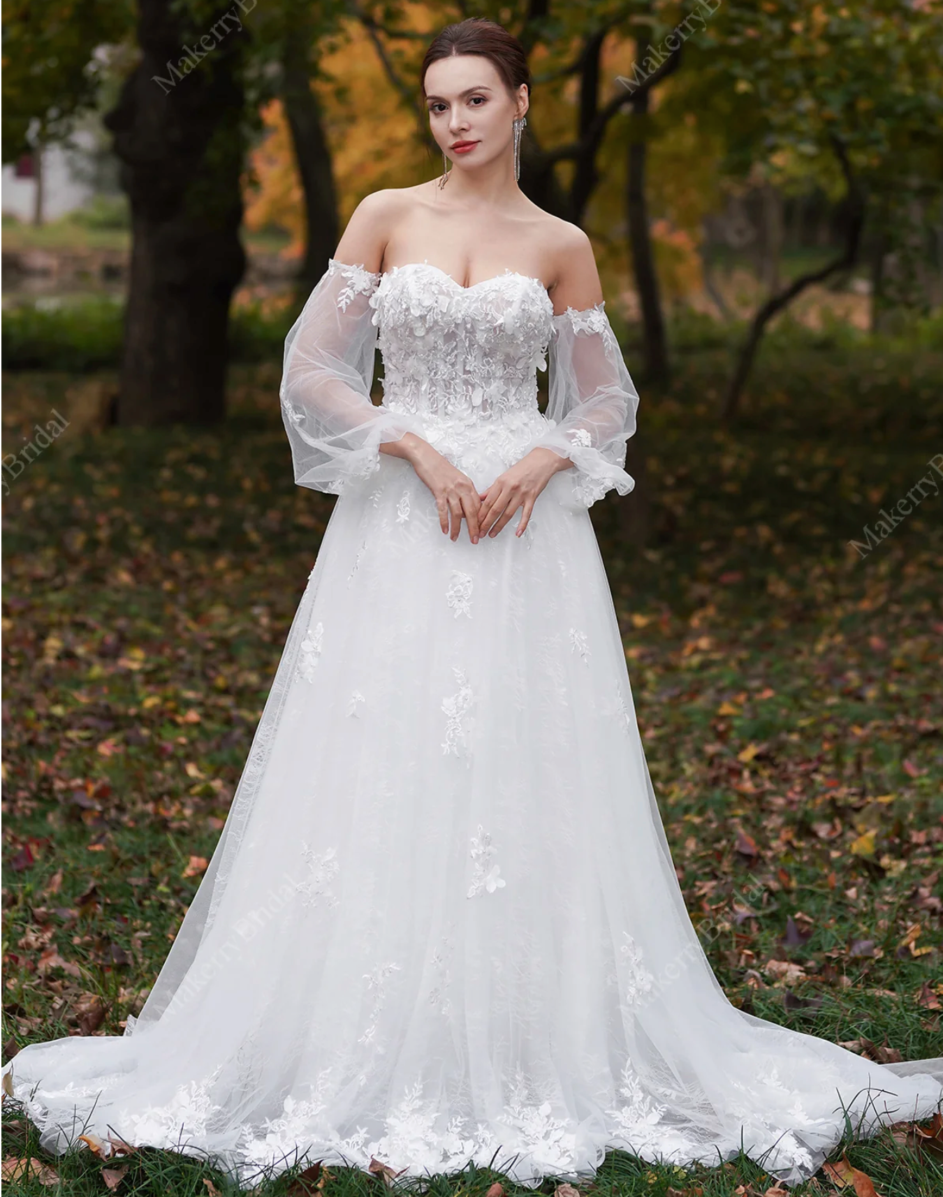 Three-Dimensional Floral Lace Appliques Beaded Wedding Gown