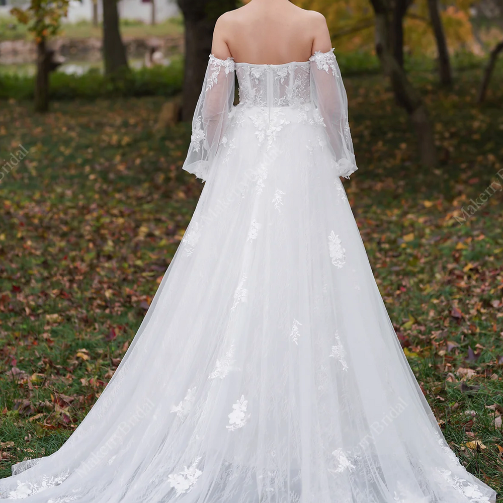 Three-Dimensional Floral Lace Appliques Beaded Wedding Gown