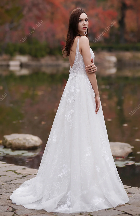 A Precious And Timeless Wedding Dress