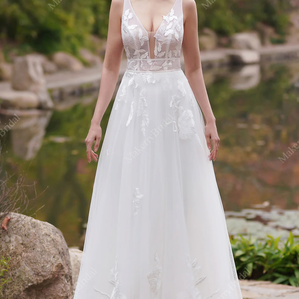 
                      
                        Exquisite A-Line Oversized Floral Motifs Boho Wedding Gown
                      
                    
