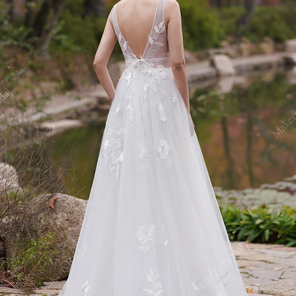 
                      
                        Exquisite A-Line Oversized Floral Motifs Boho Wedding Gown
                      
                    