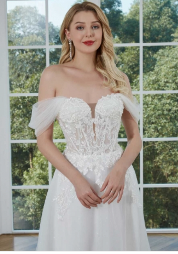 
                      
                        Floral Lace Tulle Bridal Wedding Dress
                      
                    