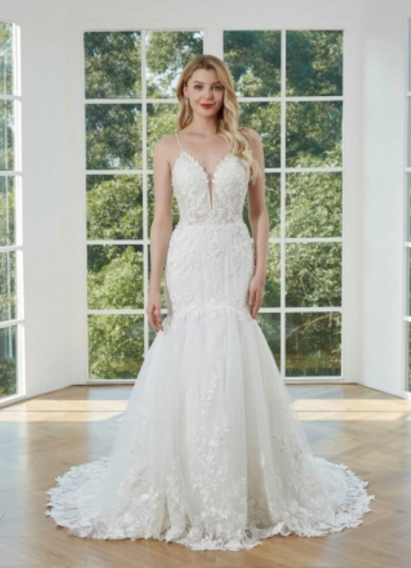 Tulle Lace Trumpet Bridal Gown with Button Back