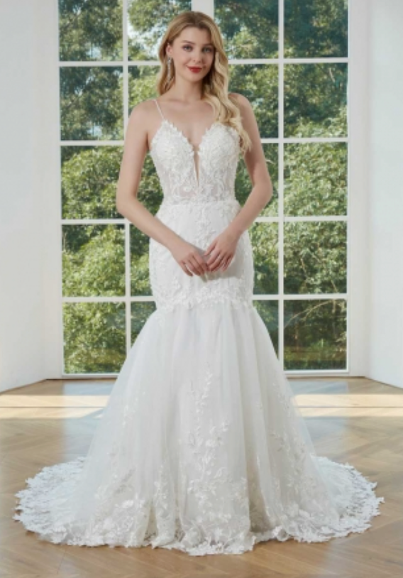 Tulle Lace Trumpet Bridal Gown with Button Back