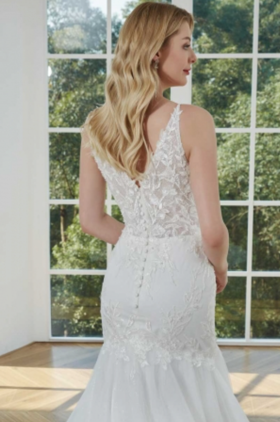 
                      
                        Tulle Lace Trumpet Bridal Gown with Button Back
                      
                    