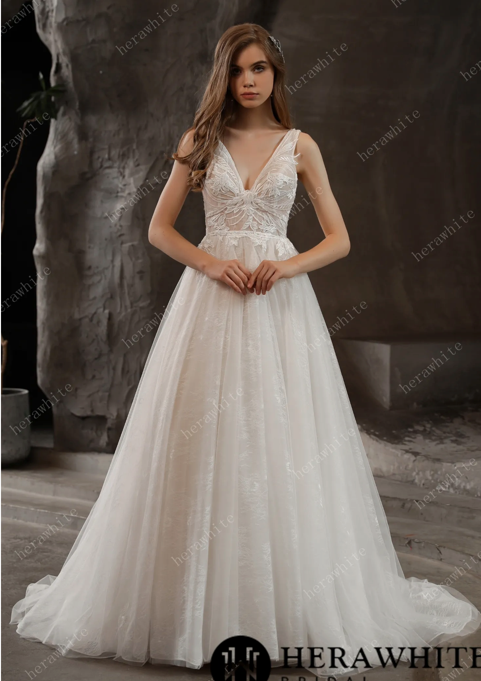 Lovely Lace V-Neck Wedding Dress with Tulle Skirt