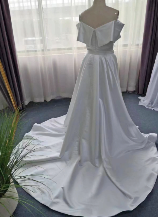 Load image into Gallery viewer, Detachable Train Sweetheart Satin Mermaid Vestido De Noiva Wedding Bridal Gown
