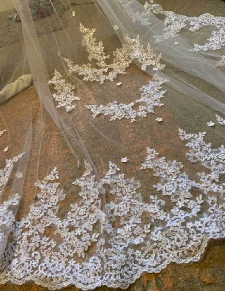 White Ivory Long Lace Edge Bridal Veil With Comb