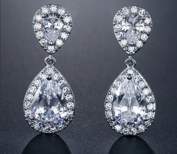 
                      
                        Classic Water Drop Crystal Zirconia Dangle Earrings Bridal Wedding Jewelry
                      
                    