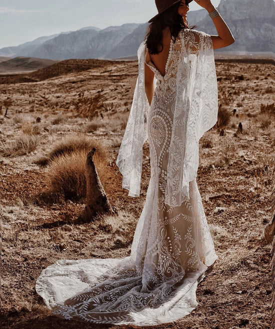 Gorgeous Boho Bohemian V-Neck Open Back Lace Sweep Train Wedding Bridal Dress