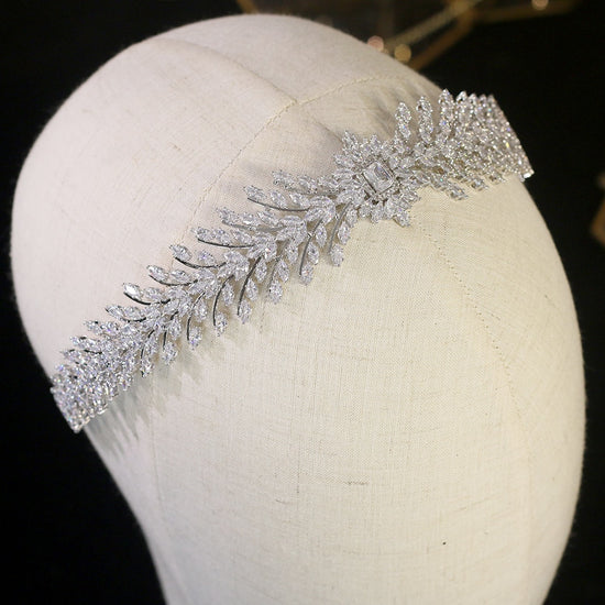 Load image into Gallery viewer, Classic Vintage Cubic Zirconia Wedding Bridal Headband
