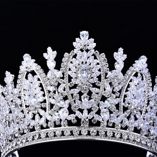 Classic Princess Crown Elegant Wedding Bridal Pageant Tiara Crown - TulleLux Bridal Crowns &  Accessories 