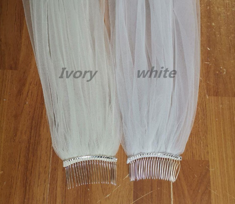 
                      
                        Elegant 4 Meters Long Lace Edge One Layer Tulle Bridal Veil With Comb - TulleLux Bridal Crowns &  Accessories 
                      
                    