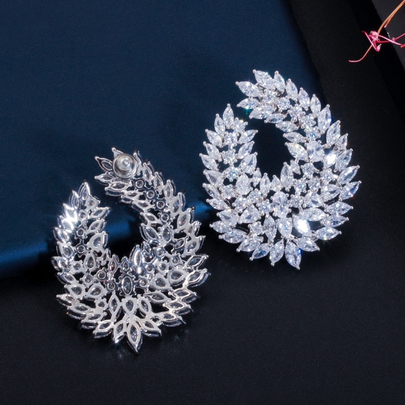 
                      
                        Luxury Paved Cubic Zirconia Water Drop Earrings - TulleLux Bridal Crowns &  Accessories 
                      
                    