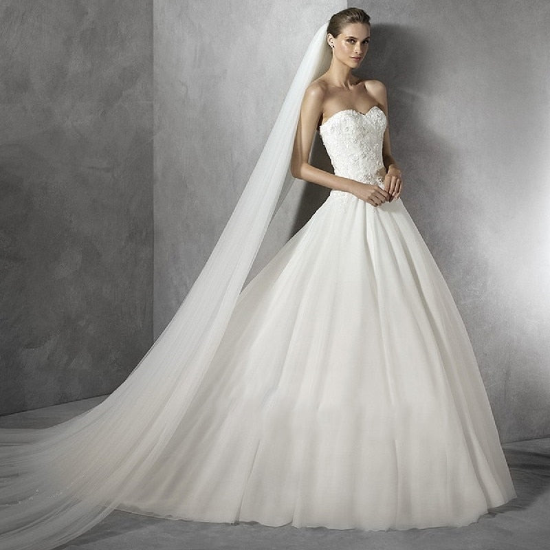 
                      
                        Simple 3 Meter Cathedral Wedding Veil In White Ivory With Hair Comb - TulleLux Bridal Crowns &  Accessories 
                      
                    