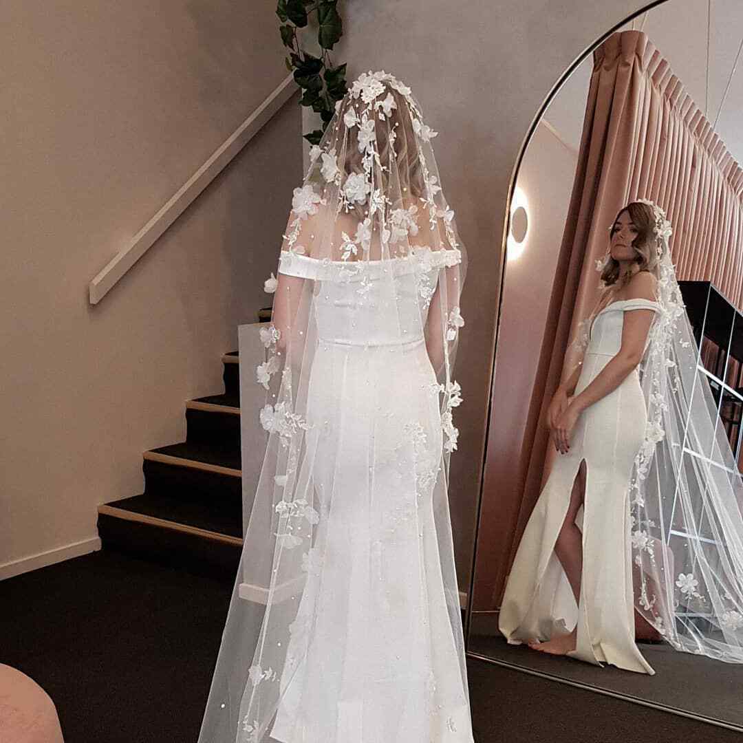 MZA78 Veil With Pearls 3D Flowers Long Wedding Veil Waltz Length Beaded Bridal  Veil Grilfriend's Wedding Accessories - AliExpress