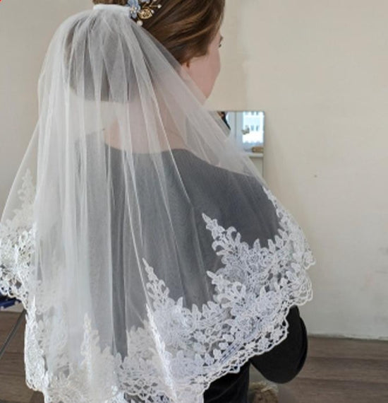 Two Layer Lace Edge Short Wedding Tulle Bridal Veil - TulleLux Bridal Crowns &  Accessories 