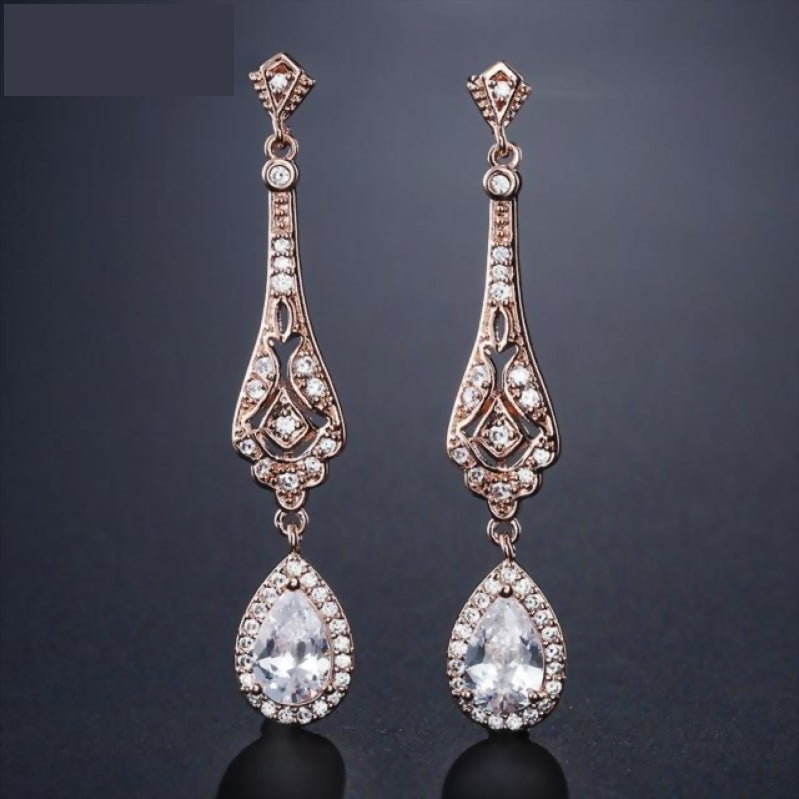 
                      
                        Crystal Long Drop Earrings Vintage Teardrop Bridal Party Wedding Jewelry - TulleLux Bridal Crowns &  Accessories 
                      
                    