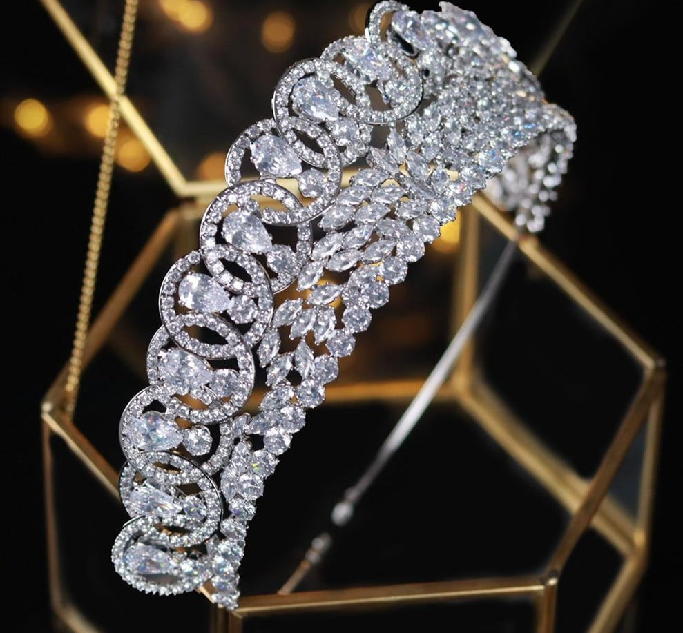 
                      
                        Cubic Zirconia Wedding Bridal Tiaras and Crowns Zircon Pageant Accessories - TulleLux Bridal Crowns &  Accessories 
                      
                    
