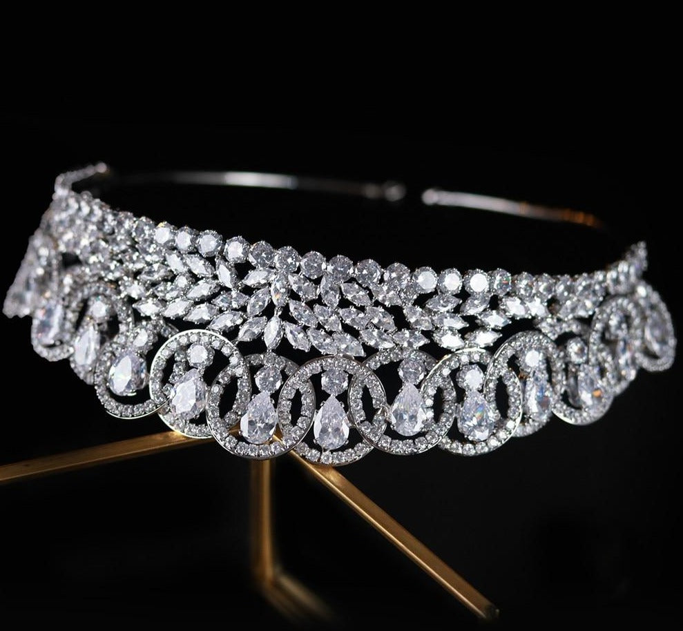
                      
                        Cubic Zirconia Wedding Bridal Tiaras and Crowns Zircon Pageant Accessories - TulleLux Bridal Crowns &  Accessories 
                      
                    